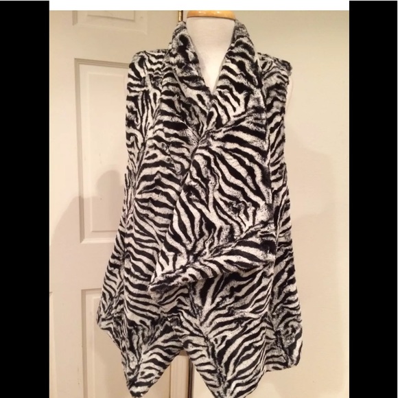 Michael Kors faux fur wrap vest zebra print M - Picture 5 of 8